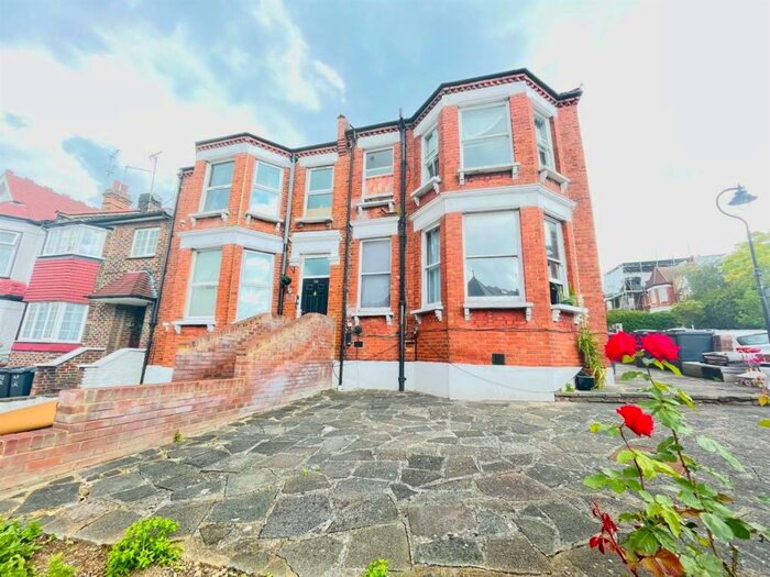 2 Bedroom Apartment To Rent In Colney Hatch Lane, , London, N10