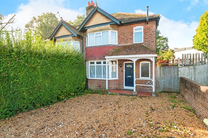 3 Bedroom Semi-Detached House For Sale In Dale Road, Southampton, SO16
