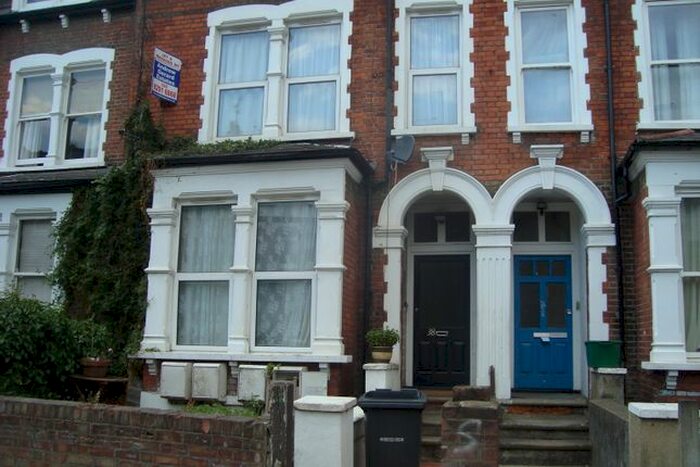1 Bedroom Flat To Rent In Hillfield Avenue, Hornsey, London, N8