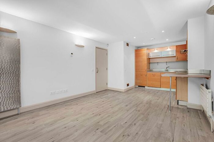 1 Bedroom Flat To Rent In Earl's Court Square, London, SW5