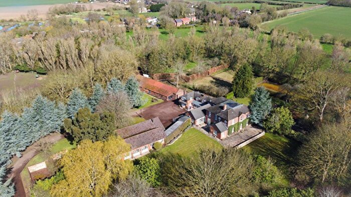 6 Bedroom Property For Sale In North Cotes, Grimsby, DN36