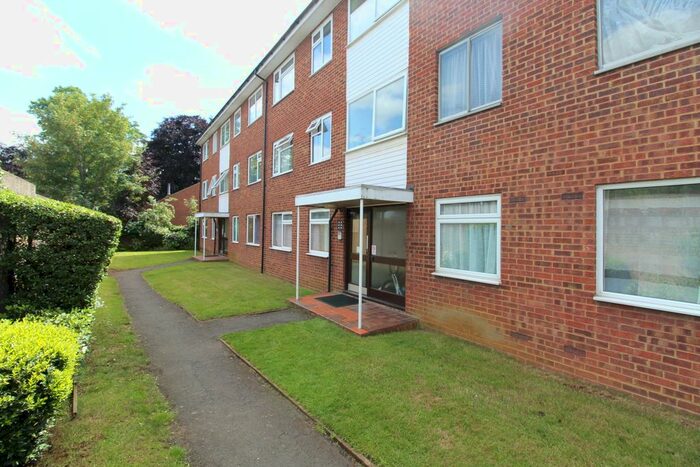2 Bedroom Flat To Rent In The Shires, Old Bedford Road, Luton, LU2