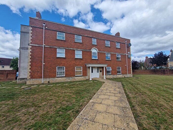 2 Bedroom Flat For Sale In Boatman Close, Swindon, SN25