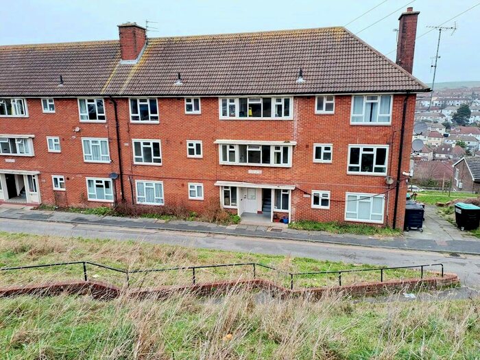 2 Bedroom Apartment To Rent In Birch Grove Crescent, Brighton, BN1