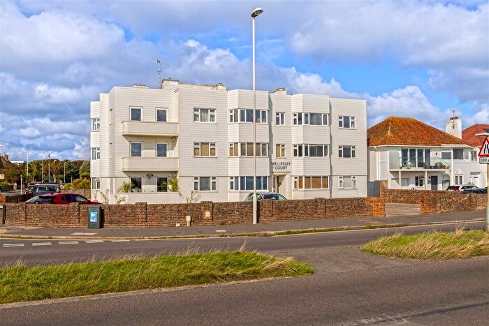 3 Bedroom Property To Rent In West Parade, Worthing, BN11