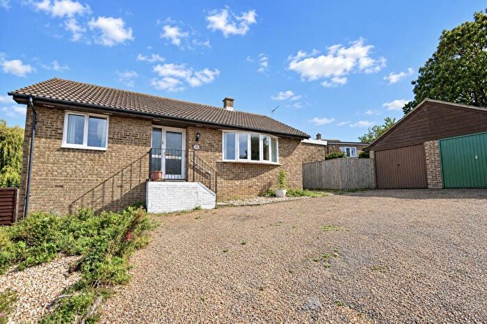 2 Bedroom Detached Bungalow For Sale In Chain Free * Lake, PO36