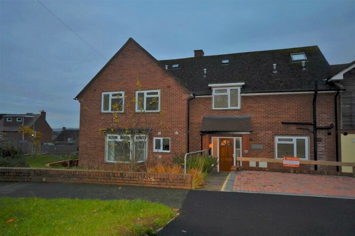 4 Bedroom End Of Terrace House To Rent In Elizabeth Avenue, Exerer, EX4