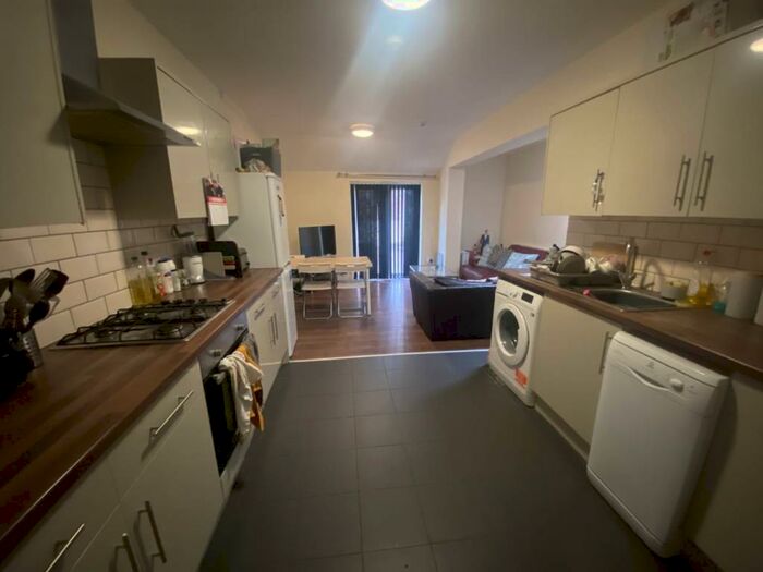 6 Bedroom House To Rent In Moy Road, Roath, Cardiff, CF24