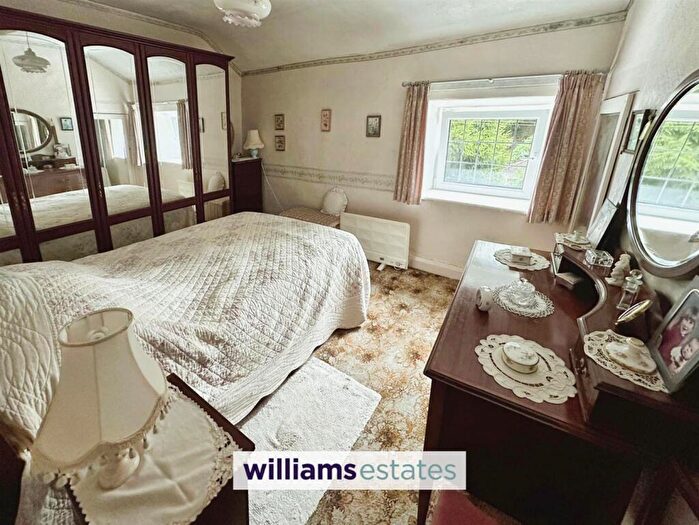 2 Bedroom Character Property For Sale In Ruthin Road, Mold, CH7