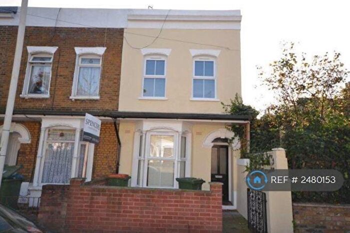 3 Bedroom End Of Terrace House To Rent In Godwin Road, London, E7