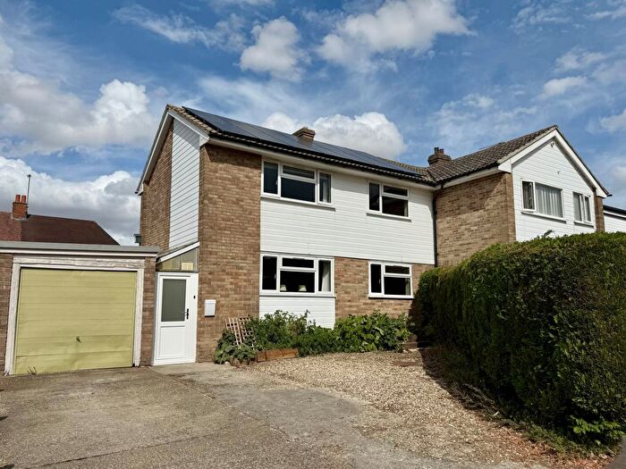 3 Bedroom Semi-Detached House For Sale In Lapwing Lane, Cholsey, OX10