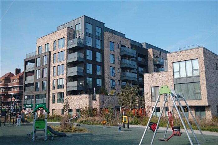 2 Bedroom Flat For Sale In Pomeroy Street, New Cross, SE14