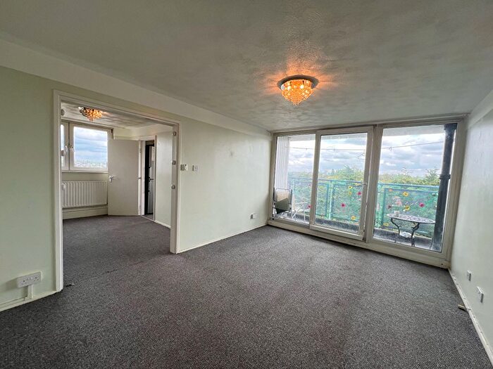 2 Bedroom Flat To Rent In Flat, Walmer House, Bury Street, London, N9