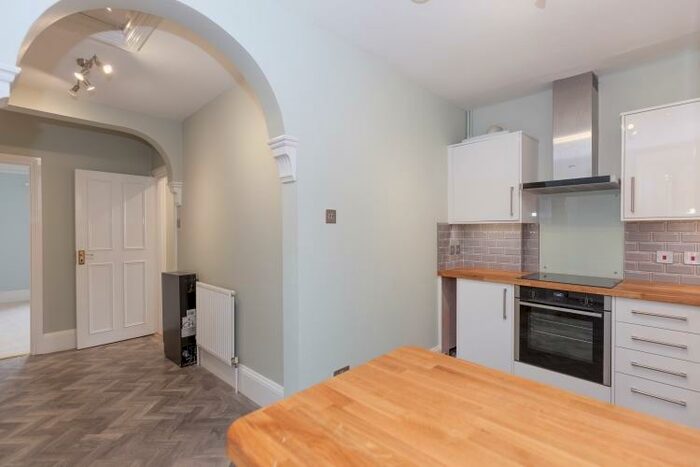 3 Bedroom Flat To Rent In Market Square, Bicester, OX26