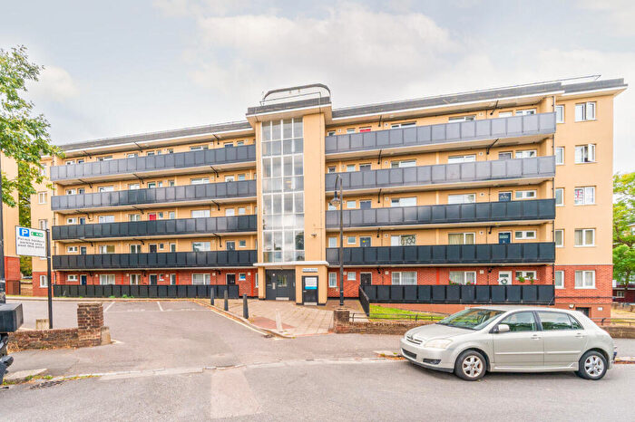 2 Bedroom Flat For Sale In Sawyer House, Kingswood Estate, Sydenham Hill, London, SE21