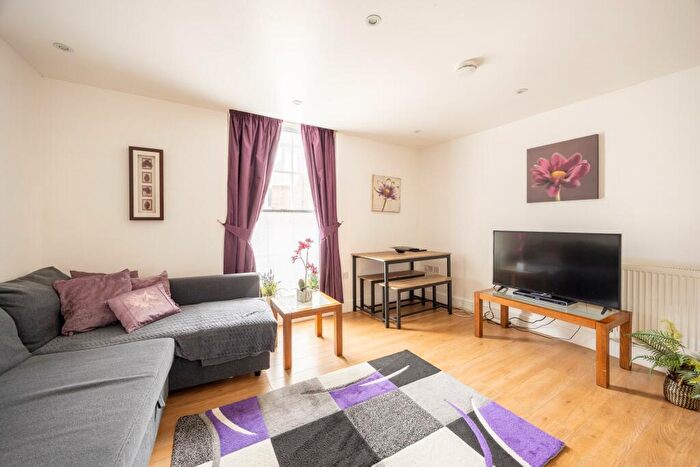 1 Bedroom Flat To Rent In London Road, Newbury, RG14