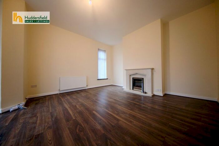 4 Bedroom Semi-Detached House To Rent In Quarmby Road, Quarmby, Huddersfield HD3