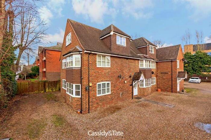 1 Bedroom Flat To Rent In Beaconsfield Road, St Albans, AL1