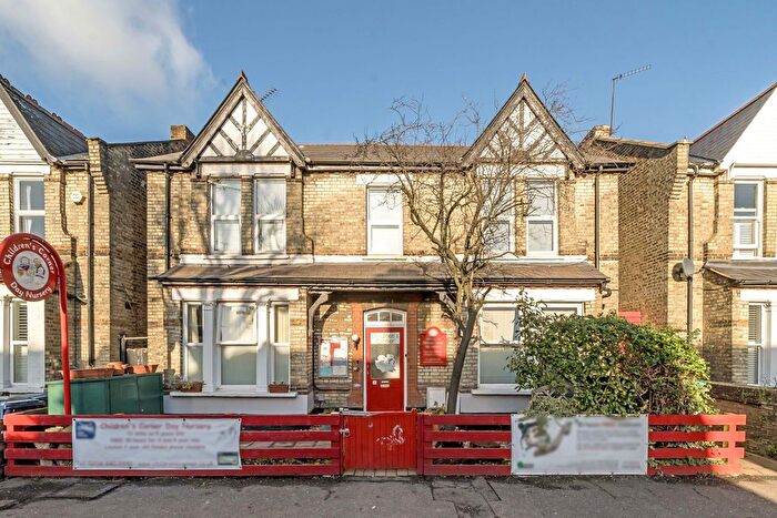 4 Bedroom Flat For Sale In Hastings Road, London, W13