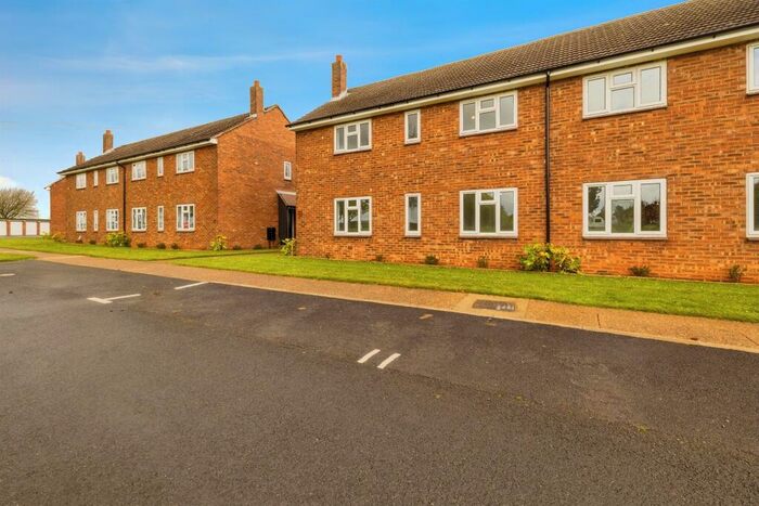 3 Bedroom Semi-Detached House For Sale In Northumberland Avenue, Scampton, Lincoln, LN1