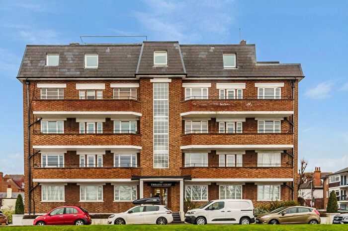 2 Bedroom Flat For Sale In Portsmouth Road, Surbiton, KT6