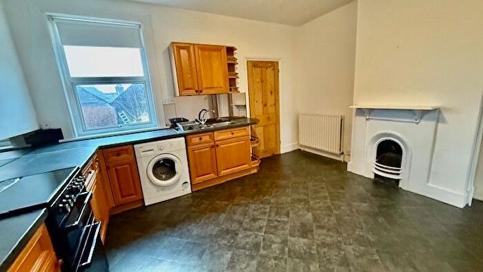 1 Bedroom Flat To Rent In Lingfield Road, East Grinstead, RH19