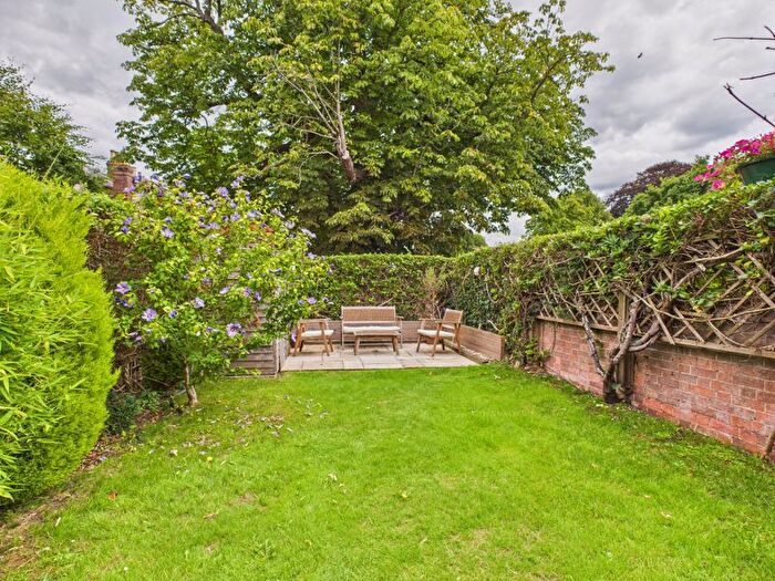 3 Bedroom Link Detached House For Sale In Lower Green Road, Pembury, TN2