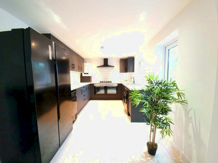 7 Bedroom Property To Rent In , Cranborne Road, &#Liverpool, L15