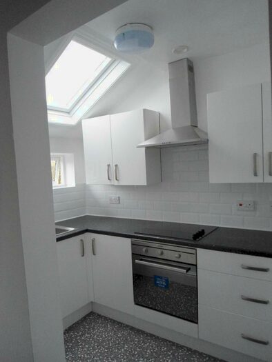 1 Bedroom Flat To Rent In Gloucester Road, Manchester, Greater Manchester, M41