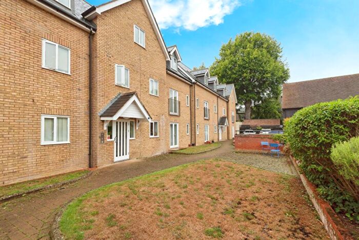 2 Bedroom Apartment For Sale In Kneesworth Street, Royston, SG8
