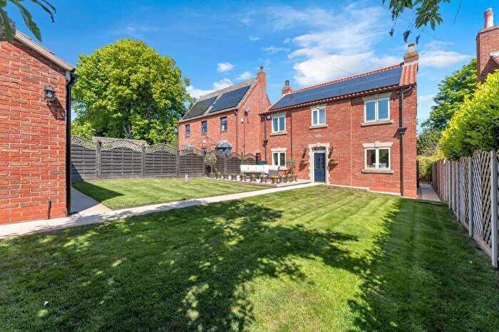 4 Bedroom Detached House For Sale In Mill Road, Cleethorpes, DN35