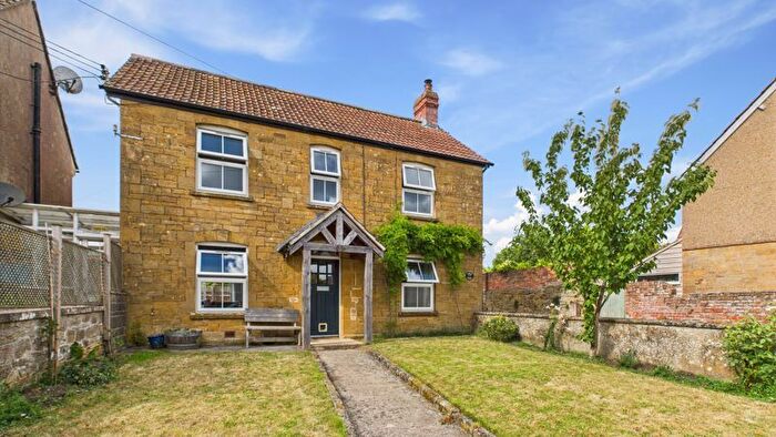 3 Bedroom Detached House To Rent In Silver Street, Martock, TA12