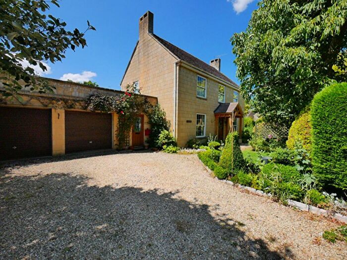 4 Bedroom Detached House For Sale In Katherines Walk, Lechlade, Gloucestershire, GL7