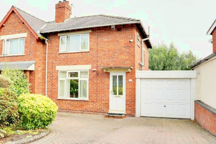 3 Bedroom Semi-Detached House To Rent In Pine Street, Bloxwich, Walsall, WS3