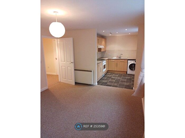 2 Bedroom Flat To Rent In Bielby Court, Beverley, HU17