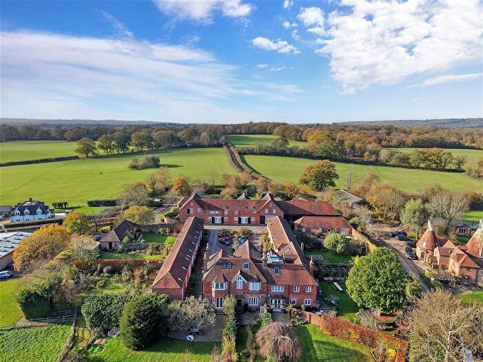 4 Bedroom Link Detached House For Sale In Shipbourne Road, Tonbridge, Kent, TN11