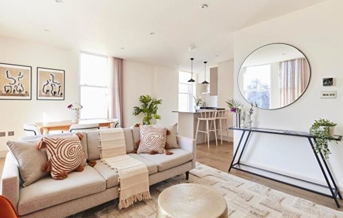 2 Bedroom Apartment To Rent In Nottingham Terrace, Marylebone, London, NW1