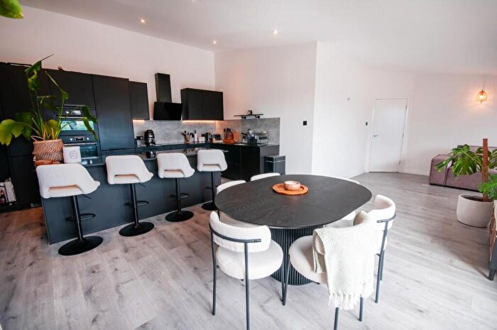 2 Bedroom Penthouse For Sale In Liverpool Road, Manchester, M3