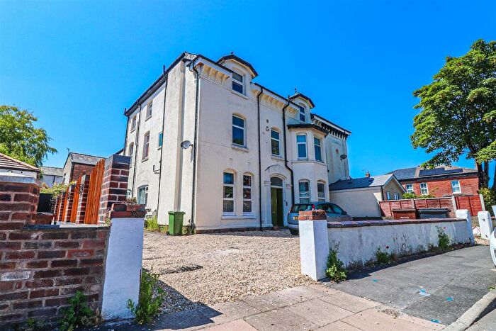 1 Bedroom Apartment To Rent In Walmer Road, Birkdale, PR8