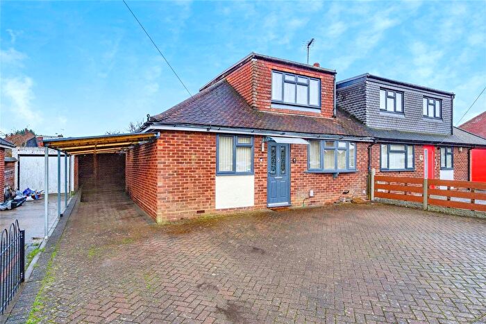 3 Bedroom Bungalow For Sale In Chapterhouse Road, Luton, Bedfordshire, LU4