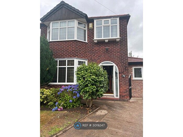 3 Bedroom Detached House To Rent In Haslemere Road, Urmston, Manchester, M41