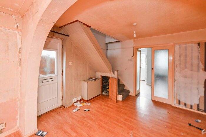 2 Bedroom End Of Terrace House For Sale In Roman Street, Hoddesdon, EN11