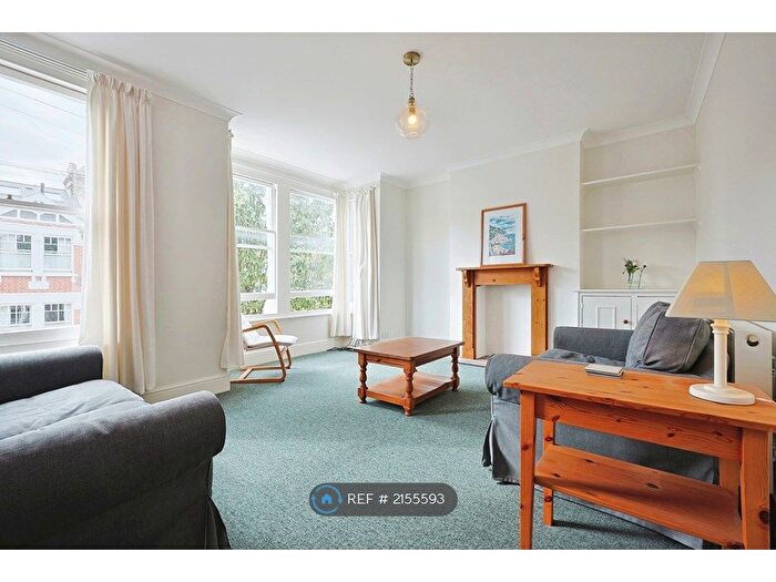 2 Bedroom Flat To Rent In East Putney, London, SW15