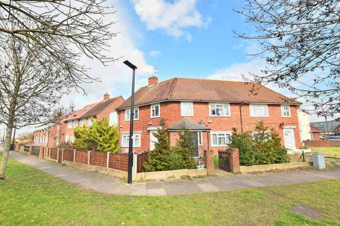 2 Bedroom Maisonette Flat To Rent In Green Lane, Hounslow, TW4
