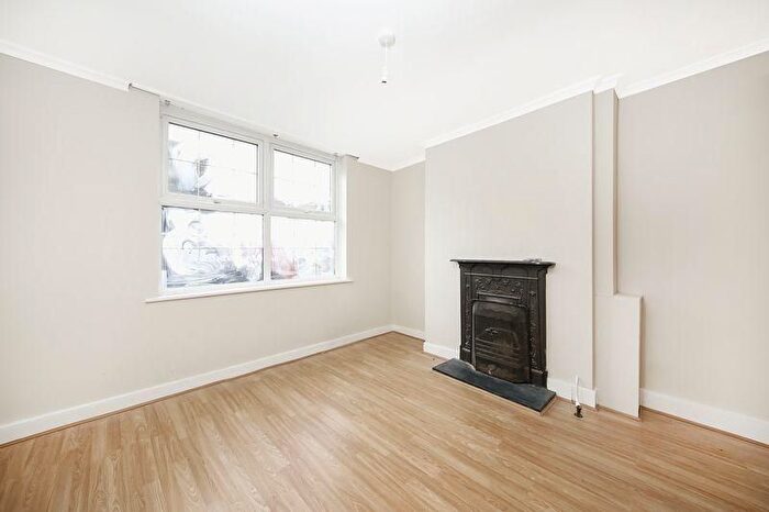 2 Bedroom Terraced House To Rent In Swingate Lane, London, SE18