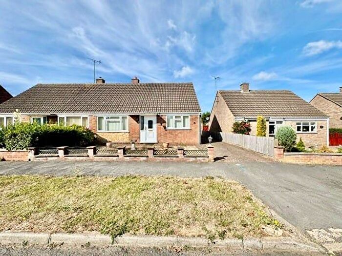 2 Bedroom Semi-Detached Bungalow For Sale In Westfield Avenue, Raunds, Wellingborough, NN9