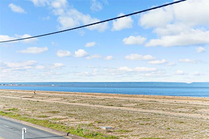 3 Bedroom Chalet For Sale In Coast Drive, Lydd-On-Sea, Romney Marsh, Kent, TN29