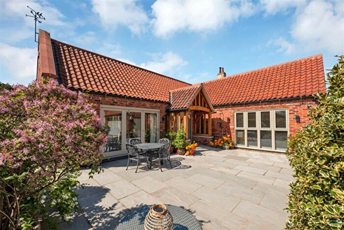 2 Bedroom House For Sale In Rose Gardens, Long Bennington, Newark, NG23