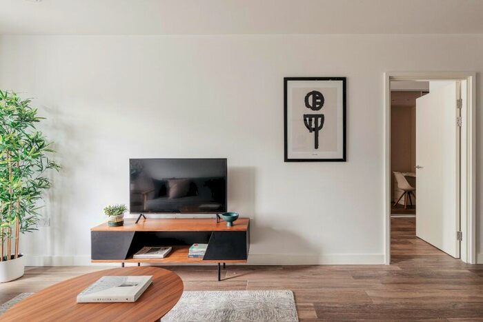 1 Bedroom Flat To Rent In Three Colts Lane, London, E2