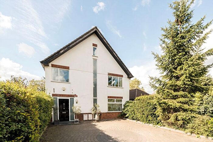 4 Bedroom Property For Sale In Tentelow Lane, Southall, UB2